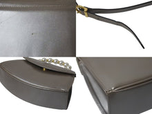 Load image into Gallery viewer, Salvatore Ferragamo サルヴァトーレフェラガモ パールハンドル 2WAY ハンドバッグ A212060 レザー 美品 中古 4c075398