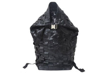 画像をギャラリービューアに読み込む, BOTTEGA VENETA ボッテガヴェネタ カセット イントレチャート フォールドオーバー バックパック ブラック レザー 美品 中古 4c075460