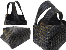 画像をギャラリービューアに読み込む, BOTTEGA VENETA ボッテガヴェネタ イントレチャート ハンドバッグ 138749 エナメル レザー ブラック イエロー 美品 中古 4c075691