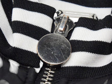 画像をギャラリービューアに読み込む, GIVENCHY ジバンシー キッズ 子供服 ジャケット ブルゾン H16034 ナイロン ブラック ホワイト シルバー金具 サイズ8 美品 中古 4c075748