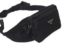 画像をギャラリービューアに読み込む, PRADA プラダ トライアングルロゴ ウエストバッグ ロゴプレート イタリア製 ナイロン ブラック シルバー金具 美品 中古 4c076170
