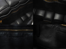 Load image into Gallery viewer, 極美品 BOTTEGA VENETA ボッテガ パデッド カセット ミディアムショルダーバッグ 黒 ラムレザー レディース 591970 中古 4c069778