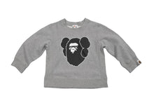 画像をギャラリービューアに読み込む, A BATHING APE アベイシングエイプ BAPE KAWS トレーナー スウェット コットン グレー ブラック サイズ100 美品 中古 53492
