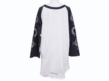 Load image into Gallery viewer, CHROME HEARTS クロムハーツ ラグラン 七分袖Tシャツ サイズM ホワイト ブラック ネックロゴ オールドクロス ホースシュー 美品 中古 4b005684