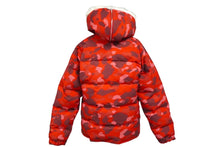 Load image into Gallery viewer, A BATHING APE アベイシングエイプ ダウンジャケット カモ柄 サイズXS レッド ナイロン ファー取り外し可能 良品 中古 59587