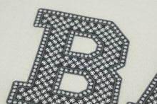 Load image into Gallery viewer, A BATHING APE アベイシングエイプ 長袖Ｔシャツ ラインストーンプリント 90年代 コットン ホワイト グレー M 美品 中古 61187