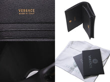 画像をギャラリービューアに読み込む, 極美品 VERSACE ヴェルサーチ 二つ折り財布 レザー ブラック メデューサロゴ ゴールド金具 イタリア製 中古 61906