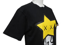 Load image into Gallery viewer, A BATHING APE × KAWS アベイシングエイプ カウズ 半袖Ｔシャツ サイズXS ブラック コットン ベイプ スター 美品 中古 64600