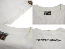 Load image into Gallery viewer, A BATHING APE × KAWS アベイシングエイプ カウズ 半袖Ｔシャツ サイズM オールドエイプ ヴィンテージ ホワイト コットン 美品 中古 64696