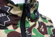 Load image into Gallery viewer, 極美品 A BATHING APE アベイシングエイプ SAINT MICHAEL セントマイケル アウター ブルゾン SM-YS8-0000-C29 サイズXL グリーン 中古 64987
