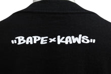 画像をギャラリービューアに読み込む, A BATHING APE KAWS アベイシングエイプ カウズ 半袖Ｔシャツ コラボ ブラック サイズL プリント ベイプ 美品 中古 65233