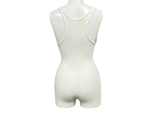 画像をギャラリービューアに読み込む, YEEZY MOWALOLA イージー モワローラ WET ロンパース 繋ぎ ノースリーブ カニエウエスト ロゴ サイズ1 ホワイト 美品 中古 66676