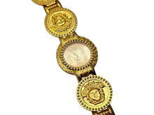 画像をギャラリービューアに読み込む, GIANNI VERSACE ジャンニ ヴェルサーチ メデューサ コインウォッチ 腕時計 5連 ゴールド クオーツ アナログ表示 GP 美品 中古 67237