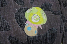 画像をギャラリービューアに読み込む, 極美品 ISSEY MIYAKE MEN イッセイミヤケ メン × 村上隆 プリント 半袖シャツ ブラウン ポジきのこ ME01FJ634 サイズL 中古 4c068757