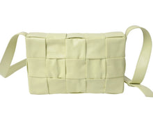 Load image into Gallery viewer, BOTTEGA VENETA ボッテガヴェネタ マキシイントレチャート カセット ショルダーバッグ 667298 カーフレザー イエロー 美品 中古 4c069804