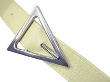 Load image into Gallery viewer, BOTTEGA VENETA ボッテガヴェネタ マキシイントレチャート カセット ショルダーバッグ 667298 カーフレザー イエロー 美品 中古 4c069804