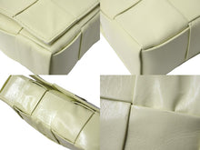 Load image into Gallery viewer, BOTTEGA VENETA ボッテガヴェネタ マキシイントレチャート カセット ショルダーバッグ 667298 カーフレザー イエロー 美品 中古 4c069804