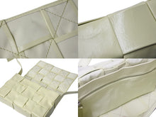 Load image into Gallery viewer, BOTTEGA VENETA ボッテガヴェネタ マキシイントレチャート カセット ショルダーバッグ 667298 カーフレザー イエロー 美品 中古 4c069804