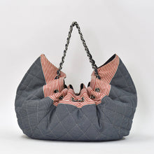 画像をギャラリービューアに読み込む, CHANEL シャネル ココカバスGM チェーントートバッグ A46887 13番台 ココマーク デニム キャンバス ストライプ シルバー金具 美品 中古 4b007857