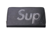 画像をギャラリービューアに読み込む, LOUIS VUITTON SUPREME ルイヴィトン シュプリーム M67723 エピ コラボ ジッピー オーガナイザー ブラック 美品 中古 4c076280