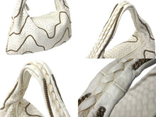 画像をギャラリービューアに読み込む, BOTTEGA VENETA ボッテガヴェネタ ホーボー イントレチャート ワンショルダーバッグ 169867 ホワイト 美品 中古 4c076396