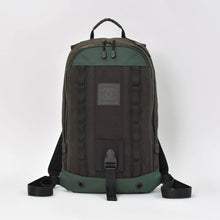 画像をギャラリービューアに読み込む, CHANEL シャネル スポーツライン リュック バックパック ココマーク 8番台 キャンバス グリーン ブラック 美品 中古 4b009722