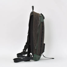 画像をギャラリービューアに読み込む, CHANEL シャネル スポーツライン リュック バックパック ココマーク 8番台 キャンバス グリーン ブラック 美品 中古 4b009722