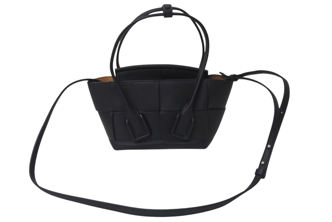 新品未使用 BOTTEGA VENETA ボッテガヴェネタ ミニ ザ アルコ 2wayバッグ ハンドバッグ ショルダーバッグ ブラック シルバー金具 中古 4c075684