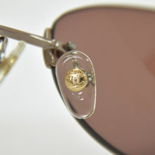 Load image into Gallery viewer, 極美品 CHANEL シャネル リムレス サングラス メガネ ココマーク 4003 イタリア製 メタル ブラウン サイズ53◻︎19 中古 4b009480