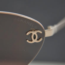 Load image into Gallery viewer, 極美品 CHANEL シャネル リムレス サングラス メガネ ココマーク 4003 イタリア製 メタル ブラウン サイズ53◻︎19 中古 4b009480