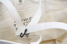 画像をギャラリービューアに読み込む, KAWS UNIQLO カウズ ユニクロ キャンパス トートバッグ 8164GK101 KAWS TOKYO FIRST カウズ展 2021 新品未使用 34226