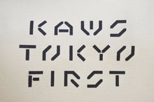 画像をギャラリービューアに読み込む, KAWS UNIQLO カウズ ユニクロ キャンパス トートバッグ 8164GK101 KAWS TOKYO FIRST カウズ展 2021 新品未使用 34226