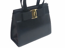 Load image into Gallery viewer, Salvatore Ferragamo フェラガモ ヴァラリボン ハンドバッグ ブラック イタリア製 BA214178 レディース 美品 中古 37930