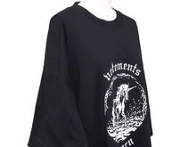 Load image into Gallery viewer, VETEMENTS ヴェトモン ダブルユニコーン 22SS ロゴ 半袖Tシャツ UE52TR200B ブラック ユニセックス 美品 40612