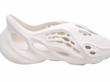 画像をギャラリービューアに読み込む, YEEZY Foam Runner イージー フォーム ランナー アディダス オリジナルス ベージュ サンド FY4567 良品 中古 41807