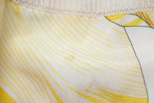 Load image into Gallery viewer, Salvatore Ferragamo サルヴァトーレフェラガモ カーディガン フラワー シルク ベージュ イエロー ゴールド S 美品 中古 43430