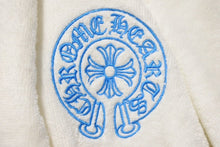 画像をギャラリービューアに読み込む, Chrome Hearts クロムハーツ バスローブ ルームウェア ホースシュー ホワイト ブルー コットン サイズM 美品 中古 43839