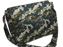 画像をギャラリービューアに読み込む, 極美品 FENDI フェンディ ショルダーバッグ 斜めがけバッグ ズッキーノ カモフラ AM09142 ナイロン カーキ ブラック 中古 44764