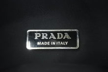 画像をギャラリービューアに読み込む, PRADA プラダ MV515 ホーボー ハンドバッグ ミニバッグ 三角ロゴ金具 プレート ナイロン ブラック レディース 美品 中古 46252