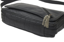 画像をギャラリービューアに読み込む, GIANNI VERSACE ジャンニヴェルサーチ ショルダーバッグ 肩掛けバッグ レザー ブラック シルバー金具 良品 中古 47774
