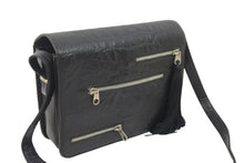画像をギャラリービューアに読み込む, GIANNI VERSACE ジャンニヴェルサーチ ショルダーバッグ 肩掛けバッグ レザー ブラック シルバー金具 良品 中古 47879