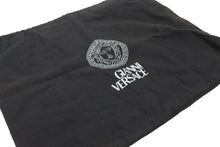 画像をギャラリービューアに読み込む, GIANNI VERSACE ジャンニヴェルサーチ ショルダーバッグ 肩掛けバッグ レザー ブラック シルバー金具 良品 中古 47879