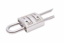 画像をギャラリービューアに読み込む, Givenchy ジバンシー キーホルダー・キーチャーム タグエフェクト 4G スモール パッドロック シルバー 中古 48710