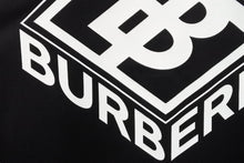 Load image into Gallery viewer, BURBERRY バーバリー ひし形 ロゴ プリント 半袖Ｔシャツ ブラック 黒 ホワイト 白 トップス 80201831 美品 XL 中古 51156