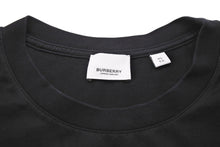Load image into Gallery viewer, BURBERRY バーバリー ひし形 ロゴ プリント 半袖Ｔシャツ ブラック 黒 ホワイト 白 トップス 80201831 美品 XL 中古 51156