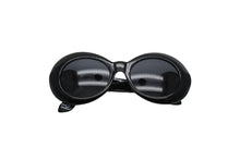 画像をギャラリービューアに読み込む, GIANNIVERSACE ジャンヌヴェルサーチ サングラス オーバル メデューサ ロゴ プラスチック メタル ブラック 美品 中古 52102