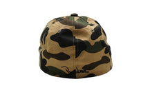 Load image into Gallery viewer, A Bathing ape アベイシングエイプ BAPE KAWS カウズ キャップ 帽子 1stCamo 日本製 コットン ベージュ カーキ 美品 中古 52530