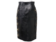 画像をギャラリービューアに読み込む, GIANNIVERSACE ジャンニヴェルサーチ スカート セットアップ メデューサボタン レザー レーヨン ブラック サイズ42 美品 中古 53031