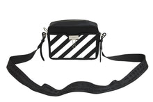 画像をギャラリービューアに読み込む, OFF WHITE オフホワイト カメラバッグ ショルダーバッグ イタリア製 レザー ブラック ホワイト シルバー金具 美品 中古 53659
