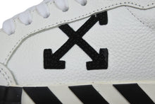 画像をギャラリービューアに読み込む, OFF-WHITE オフホワイト スニーカー ホワイト ブラック レザー サイズ40 OMIA085S20D680380110 美品 中古 53718